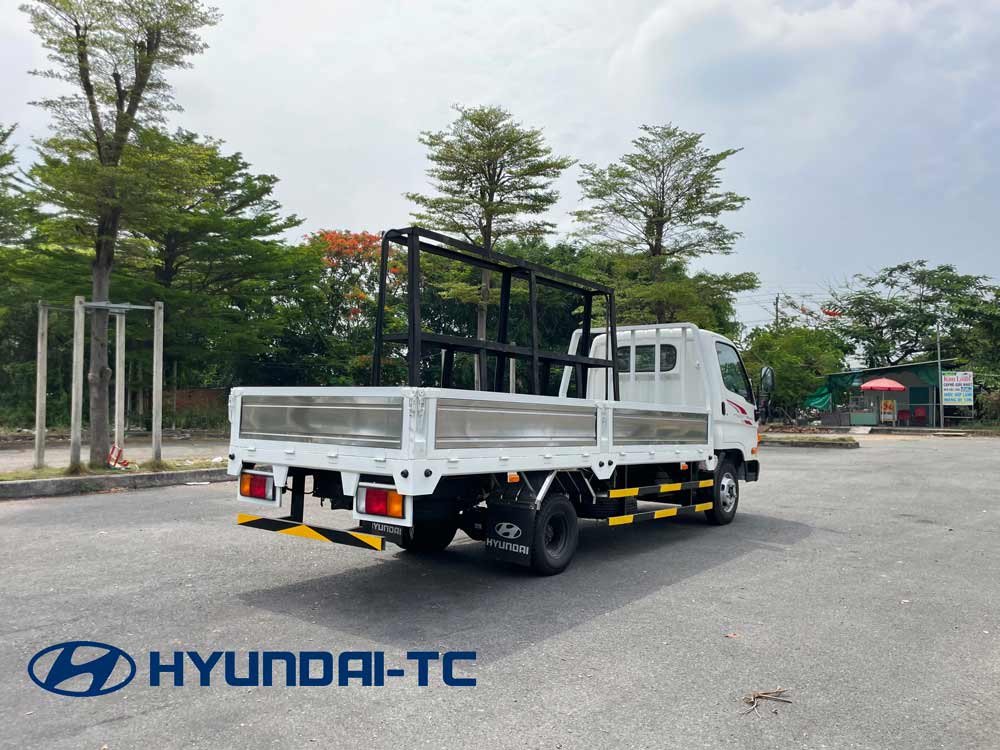 Xe tải chở kính Hyundai mighty N250SL tải trọng 2 tấn 4 mới nhất